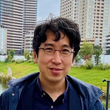 三牧 浩也 氏